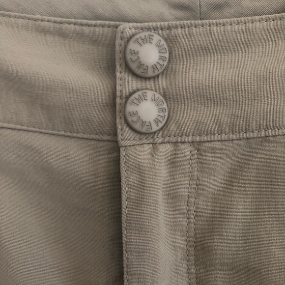 Tan North Face convertible pants. Size US 8. - Picture 4 of 13